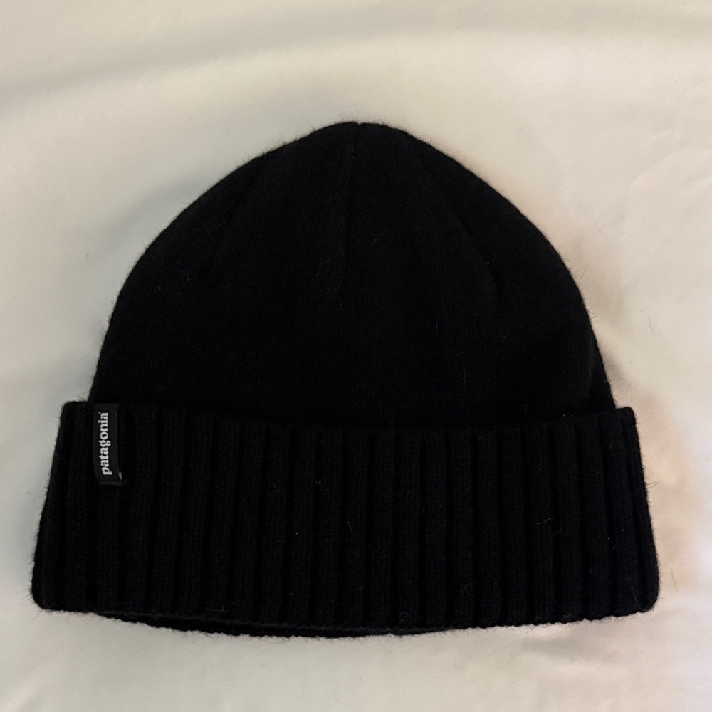 NWOT Patagonia Black Beanie